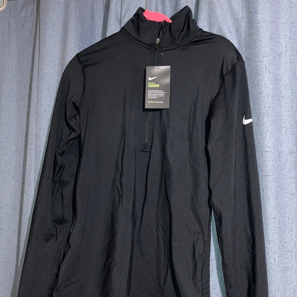 Nike 3/4 zip women’s jacket. Black NWT. Medium